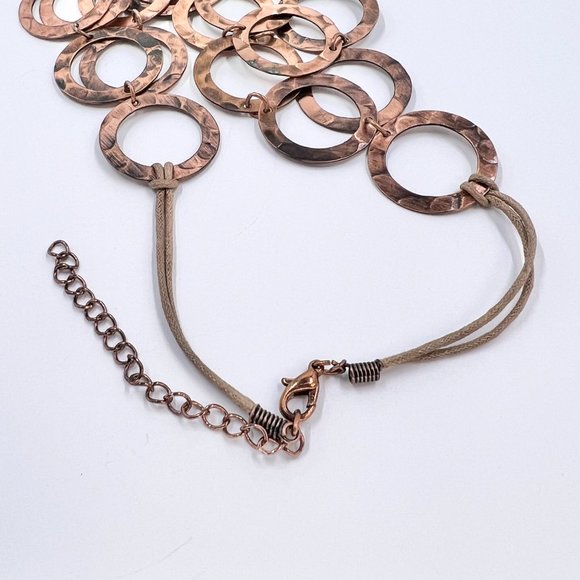 NWOT - Beautiful Hammered Copper Tone Interlocking Circles 14” Choker Necklace - Picture 6 of 6